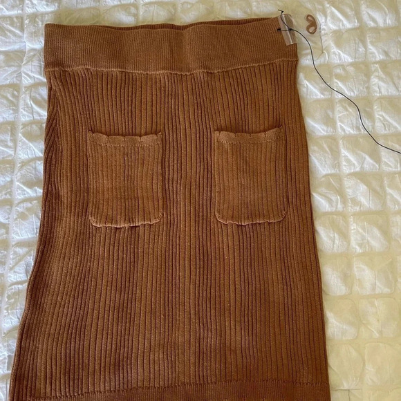 Revolve Majorelle Zena tan knit skirt - Picture 3 of 7